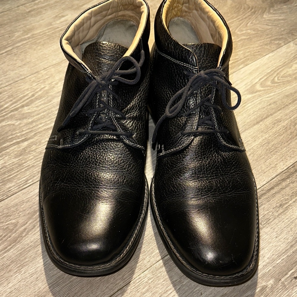 Johnston Murphy Black Sheepskin Chukka Boots